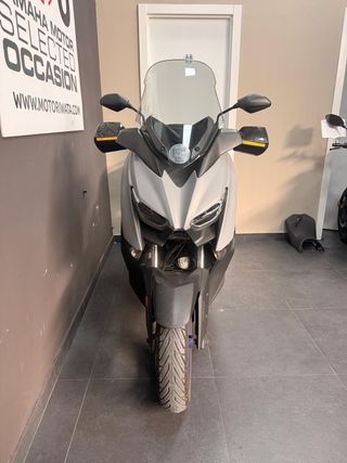 Yamaha XMAX 300 Maxi Scooter