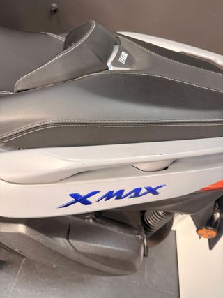 Yamaha XMAX 300 Maxi Scooter