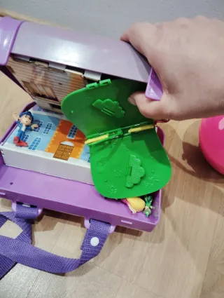 Caja Juguete Niña con Figuras