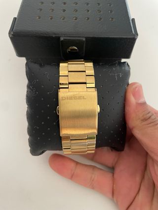 Reloj Diesel Mega Chief Dorado