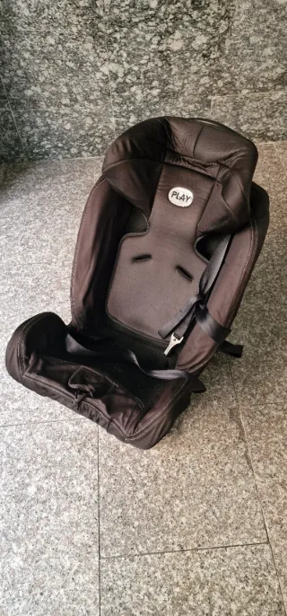 Silla de coche PLAY negra