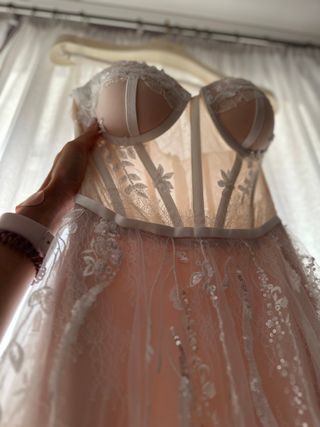 Vestido de Novia Romántico Beige/Blanco