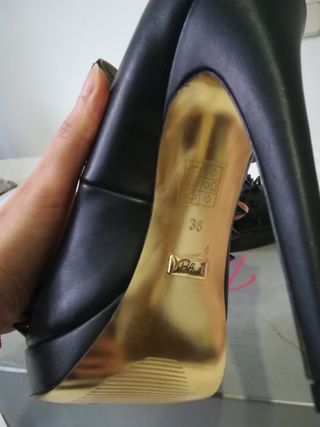 Zapatos tacón aguja con pinchos