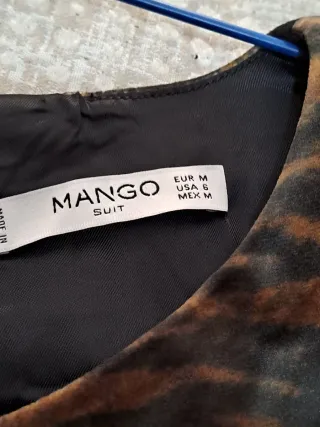 Vestido Mango y Camiseta Zara