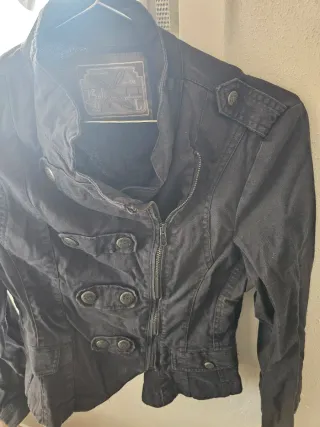 Chaqueta militar negra