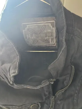 Chaqueta militar negra