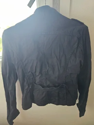 Chaqueta militar negra