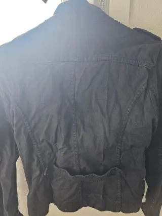 Chaqueta militar negra