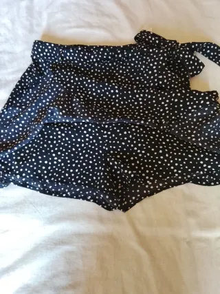 Falda pantalón corta lunares