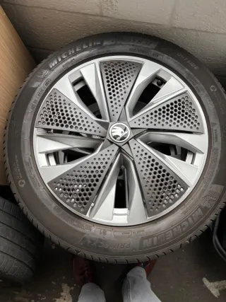 Llantas aluminio con cubiertas Michelin 205/55 R17