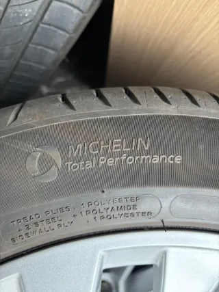 Llantas aluminio con cubiertas Michelin 205/55 R17