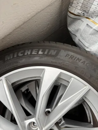 Llantas aluminio con cubiertas Michelin 205/55 R17