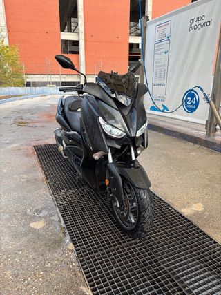 YAMAHA XMAX 400 IRON MAX