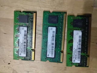 3x Hynix DDR2 512MB Módulos RAM Portátil