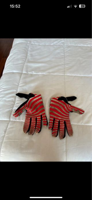 Guanti con stampa cobra