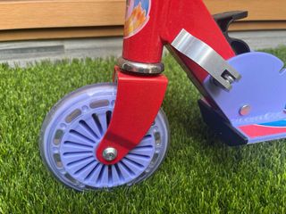 Patinete infantil rojo y morado