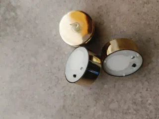 Lumini a pila dorati