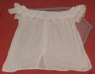 Blusa Springfield beige con volantes