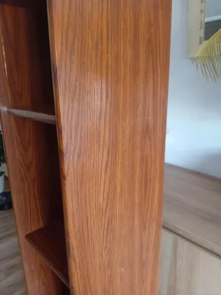 Estantería de madera