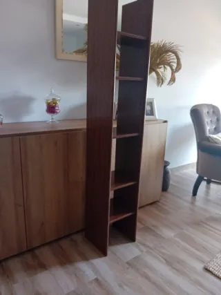 Estantería de madera