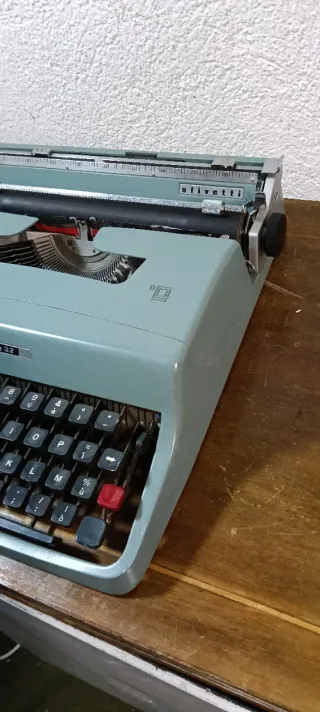 Olivetti Lettera 32 Macchina da Scrivere