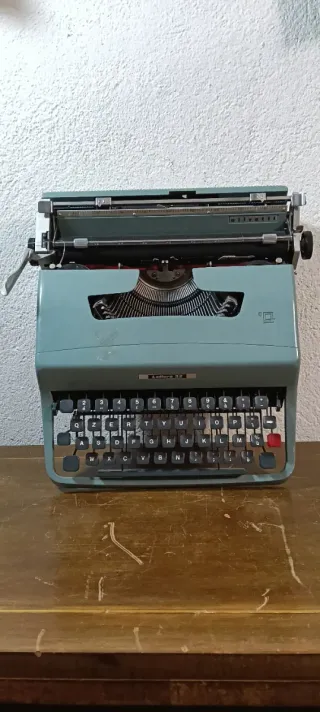 Olivetti Lettera 32 Macchina da Scrivere