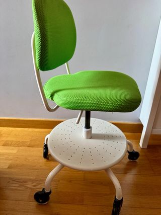 Silla Escritorio Infantil IKEA con ruedas nuevas