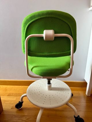 Silla Escritorio Infantil IKEA con ruedas nuevas