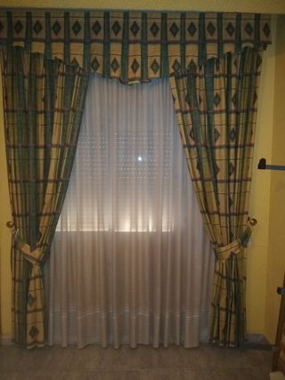 Conjunto cabecero forrado, edredón y 2 cortinas