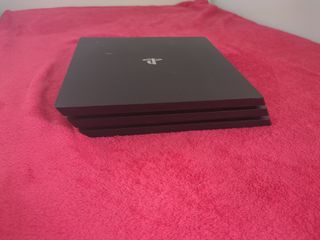 PS4 Pro Impecable + Mando y Cables