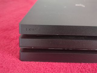 PS4 Pro Impecable + Mando y Cables