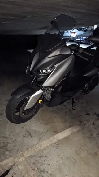 Yamaha X-MAX 400 Scooter Maxi