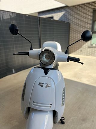 Ciclomotor Eléctrico Invicta Blanco
