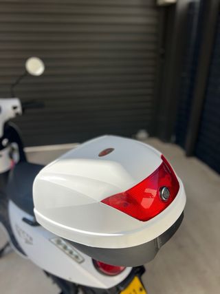 Ciclomotor Eléctrico Invicta Blanco