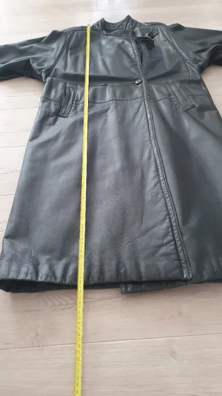 Abrigo de piel negro largo