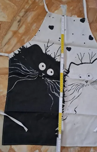Grembiule con disegno gatti bianco e nero