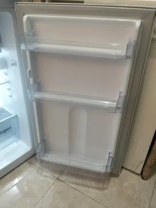 Nevera bajo encimera blanca