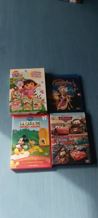 Lote de 4 DVDs Infantiles Dora, Cars, Mickey...