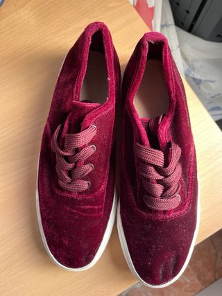 Zapatillas de terciopelo burdeos
