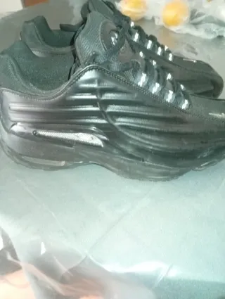 Zapatillas negras usadas dos veces