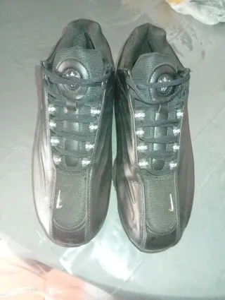 Zapatillas negras usadas dos veces