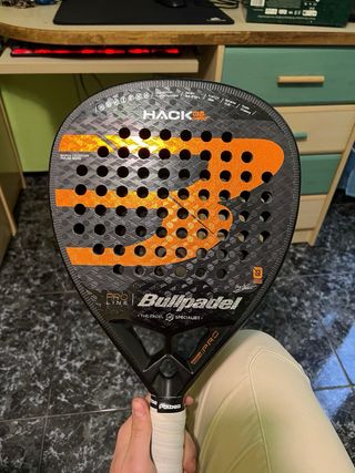 Due racchette da padel NOX e Bullpadel