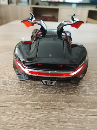 Coche de juguete Mercedes negro