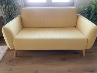 Sofá 2 plazas amarillo
