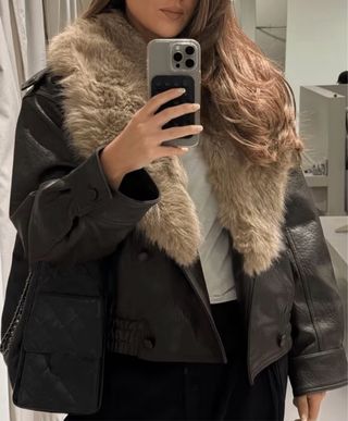 Cazadora efecto piel con cuello pelo M