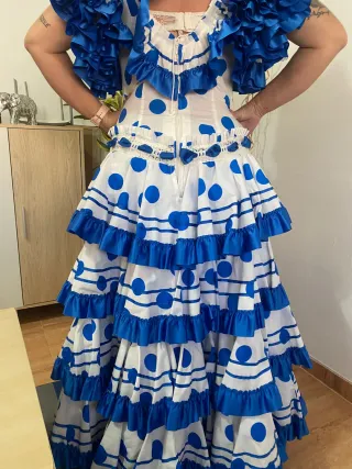 Traje de flamenca azul y blanco