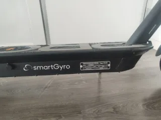 Patinete eléctrico con luces