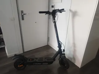 Patinete eléctrico con luces