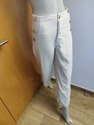Pantalón blanco Zara botones