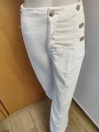 Pantalón blanco Zara botones